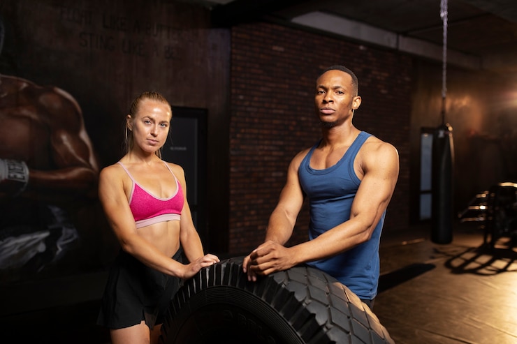 Free Photo medium shot fit man and woman