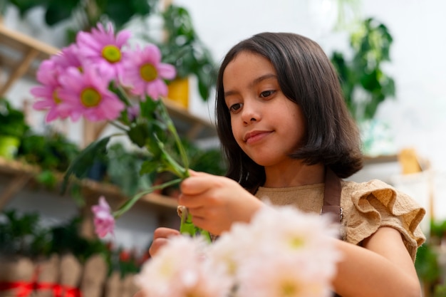 Free photo medium shot girl celebrating mother's day