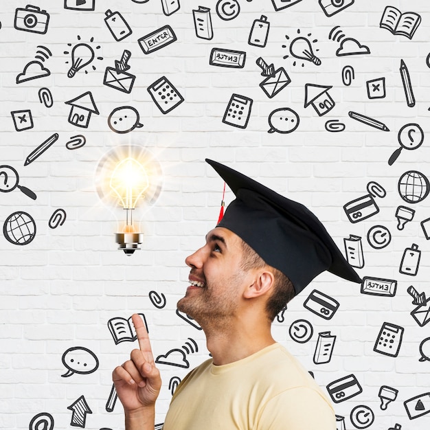 Free photo medium shot man portrait with graduation cap