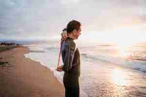 Free photo medium shot man in swimsuit