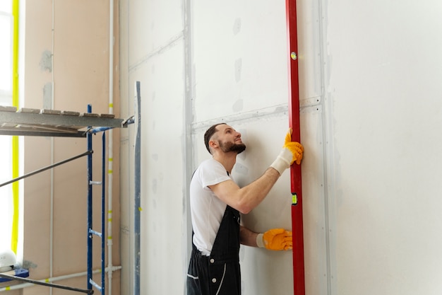 Medium shot man working at job