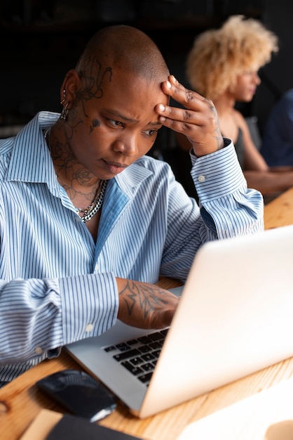 Free photo medium shot queer people at work