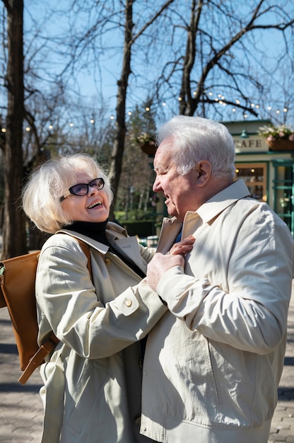 Medium shot senior people in park