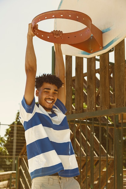 Free photo medium shot smiley boy outdoors