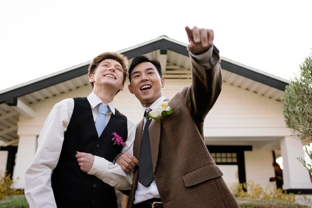 Medium shot smiley couple ready for prom