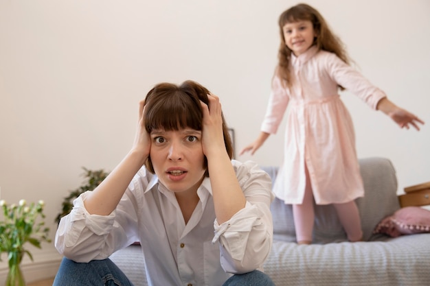 Mengenal Istilah Guilt Tripping dalam Mengasuh Si Kecil