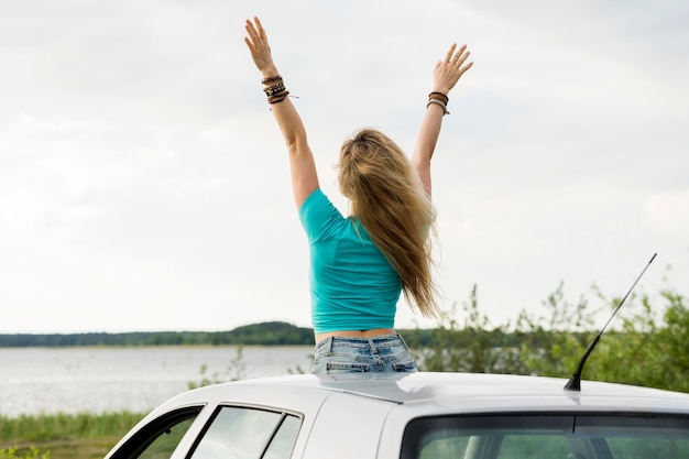 Free photo medium shot woman enjoying life