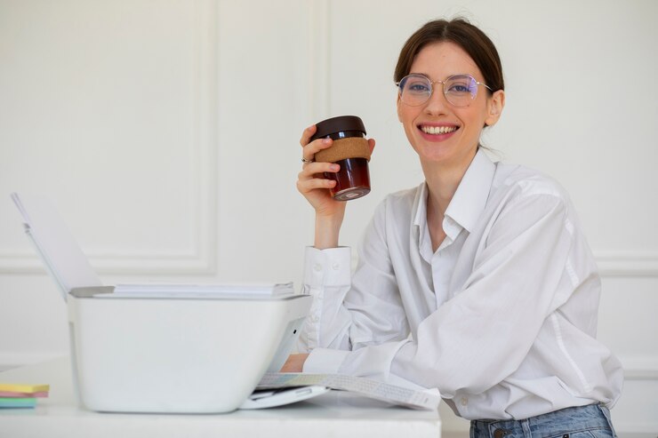 Free Photo medium shot woman holding coffee cup