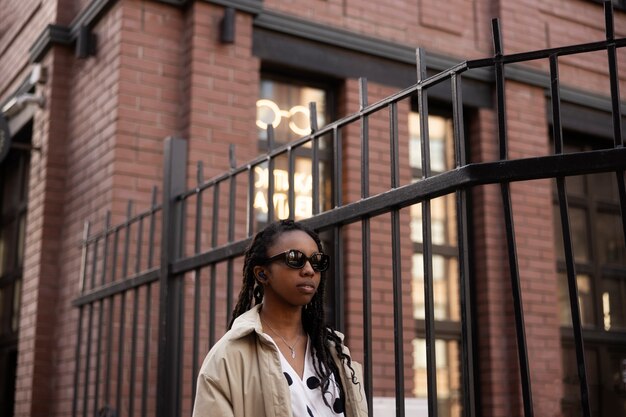 Medium shot woman walking outdoors