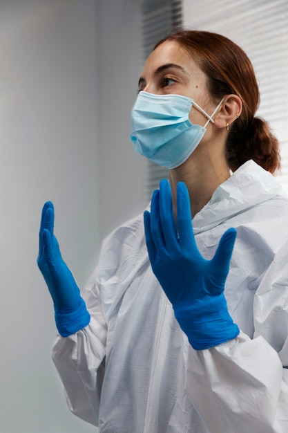 Medium shot woman with equipment