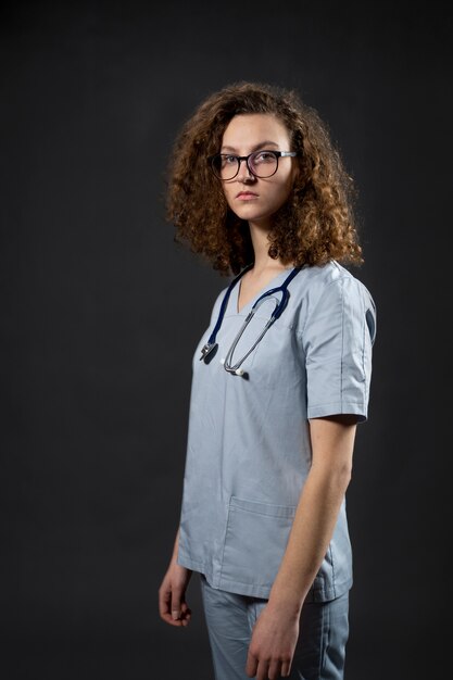 Medium shot woman with stethoscope