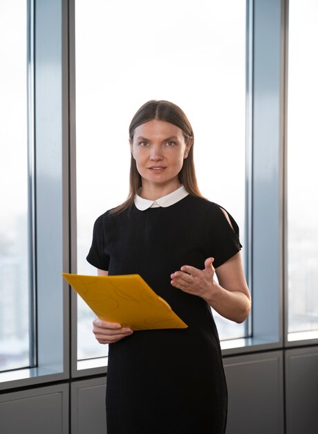 Medium shot woman working