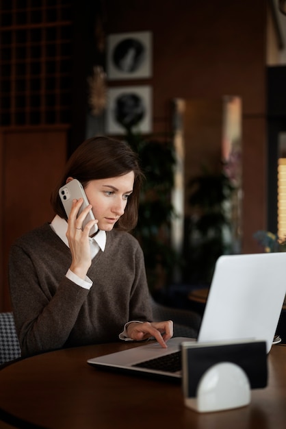 Medium shot woman working