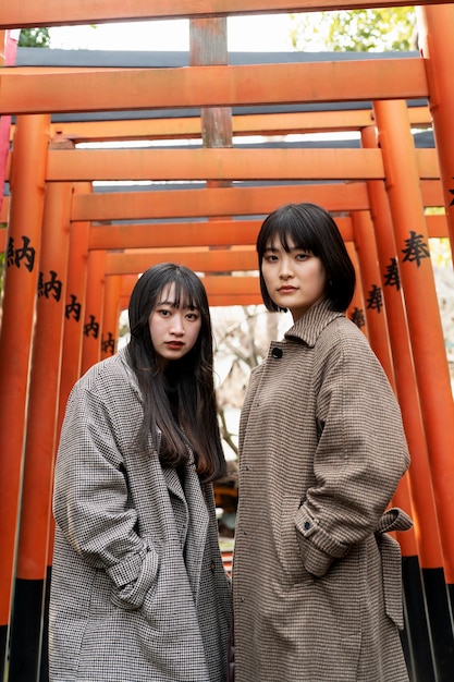 Medium shot women posing together