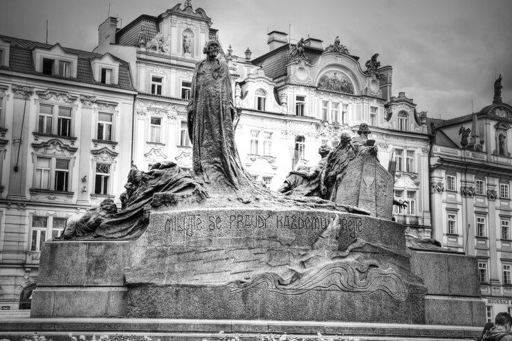 Free Photo memorial of jan hus in prague.