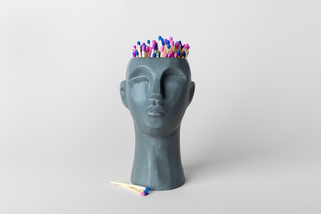 Memory concept with matches in head shape