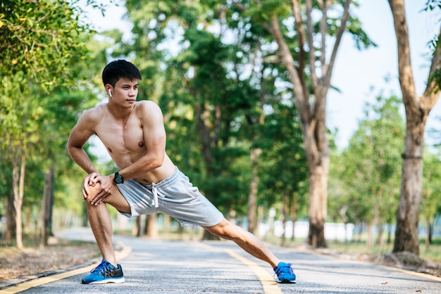 men warm up before and after exercising