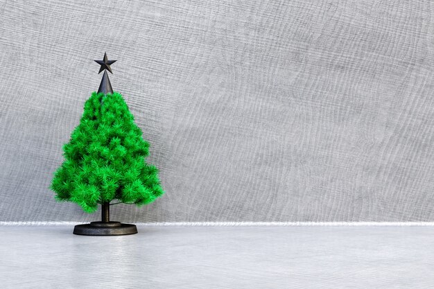 松の木の枝とメリークリスマスの構成正面図。コピースペース3Dレンダリングを使用した新年のフレームモックアップ