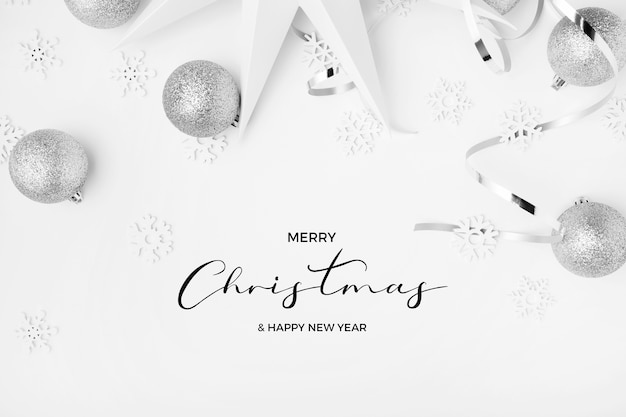 メリークリスマスと新年あけましておめでとうございますは、白いエレガントな背景にシルバーの色調で挨拶します