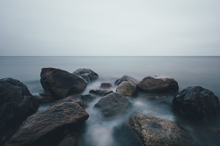 Какие настройки камеры использовать для съемки воды и камней