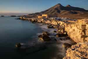 Free photo mesmerizing view on the coast of escullos in natural park of cabo de gata, spain