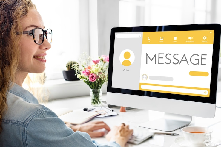Free Photo message live chat communication concept