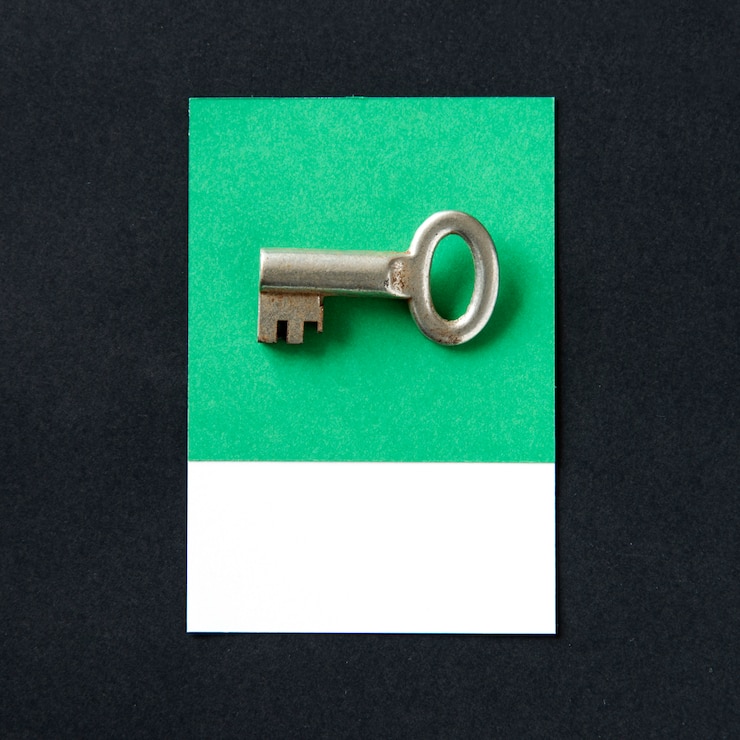Free Photo metal key object as security icon