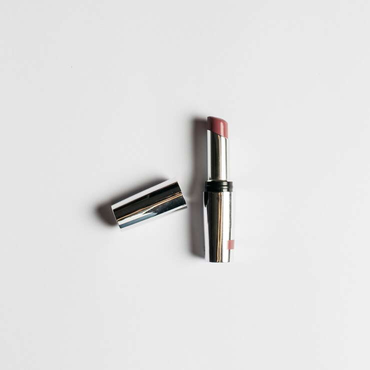 Free Photo metal lipstick