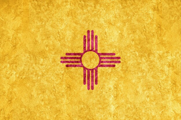 Металлический флаг штата Нью-Мексико, фон флага Нью-Мексико Металлическая текстура