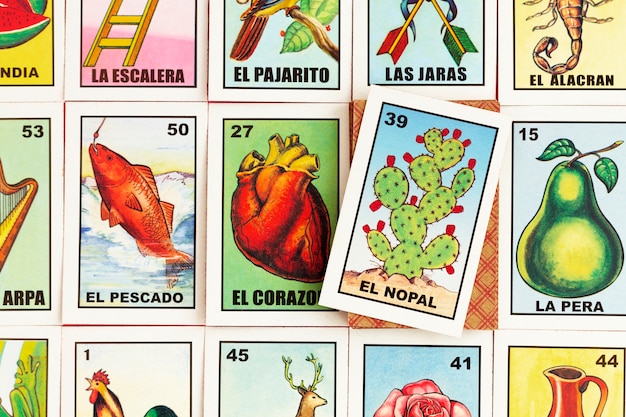 Foto gratuita gioco di carte tradizionale messicano