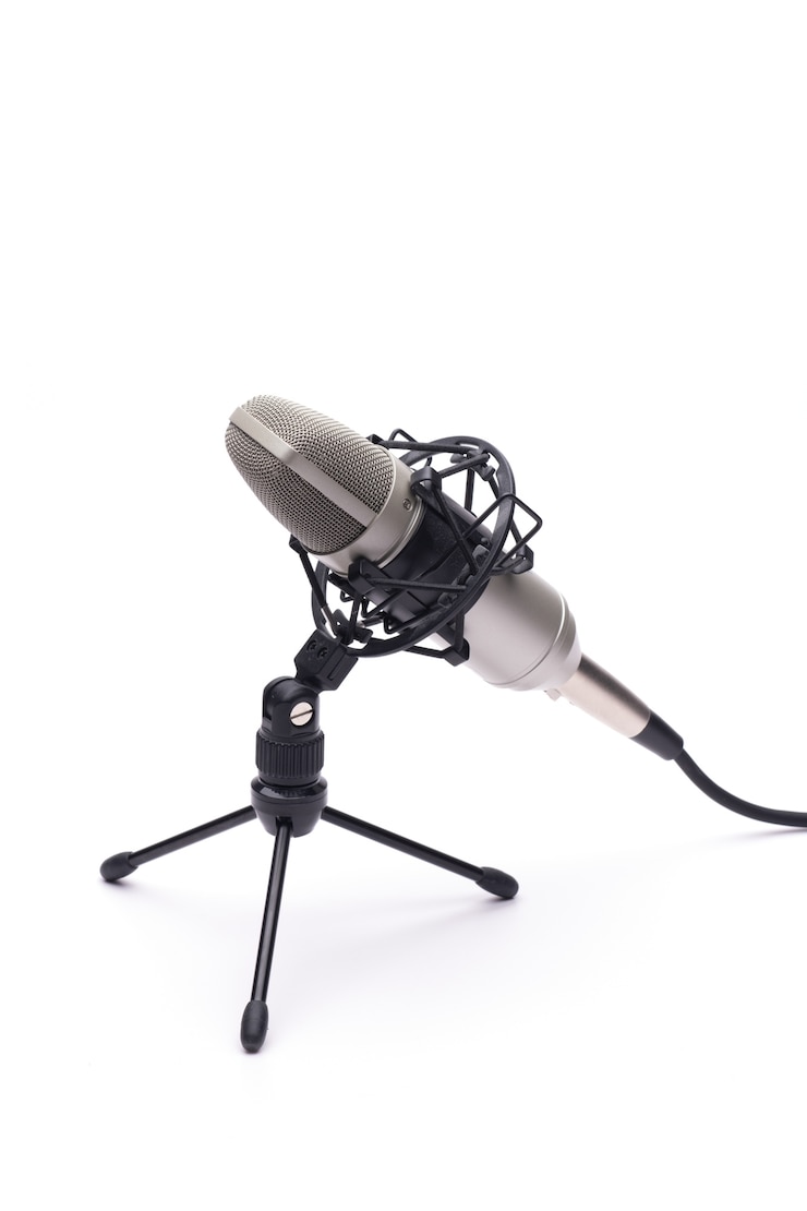Free Photo microphone with a cable isolated