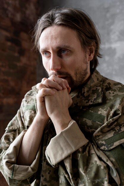 Военный, страдающий посттравматическим синдромом