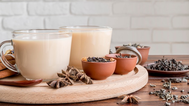 Free photo milk tea on desk