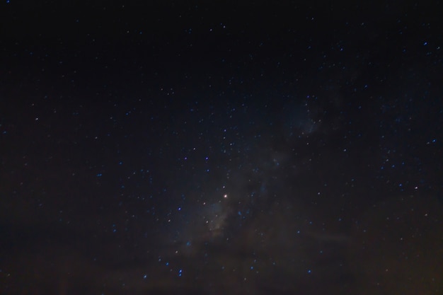 Бесплатное фото Млечное поле туманности абстрактной галактики