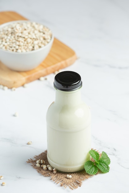 Free photo millet milk in glass ready to serve