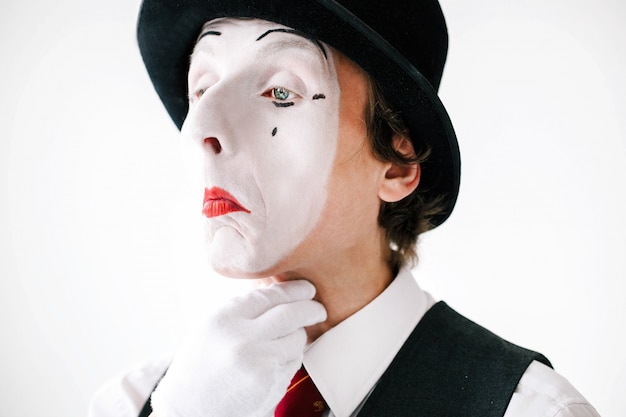 Mime has troubles with his throat