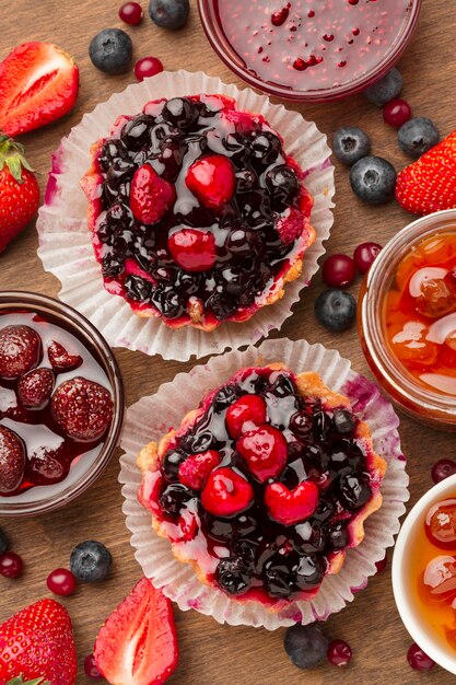 Mini fruit tarts with jam