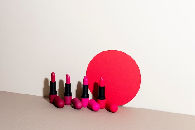 Free photo minimal composition of beauty products