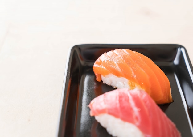 Free photo mixed sushi set