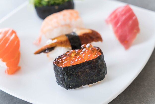 Free photo mixed sushi set