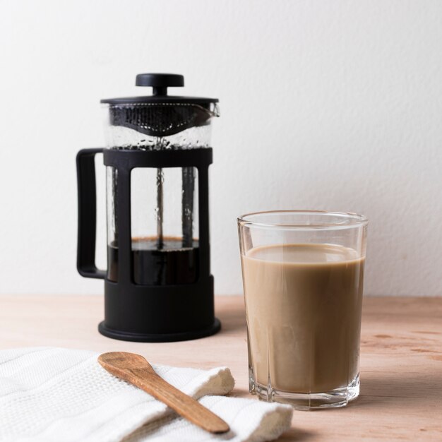 아이스 커피와 현대적인 배열