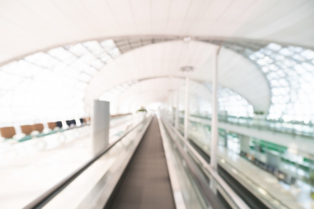 공항 내부 현대 배경 요약