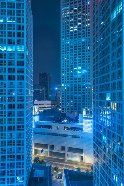 Free photo modern buildings against sky