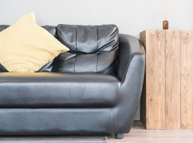 DIY Guide to Fixing a Broken Sofa Armrest Easy Steps for Home Repair