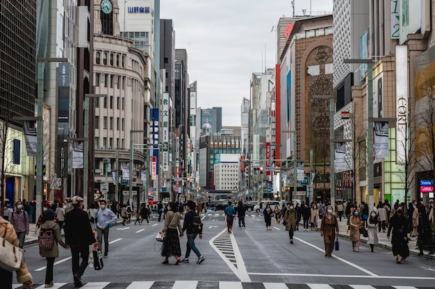 現代の東京通りの背景
