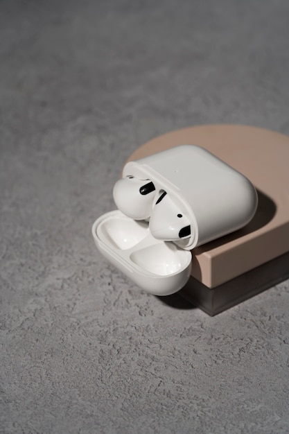 Apple продвигает AirPods Pro