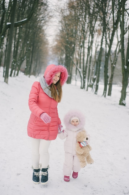 mom and daughter