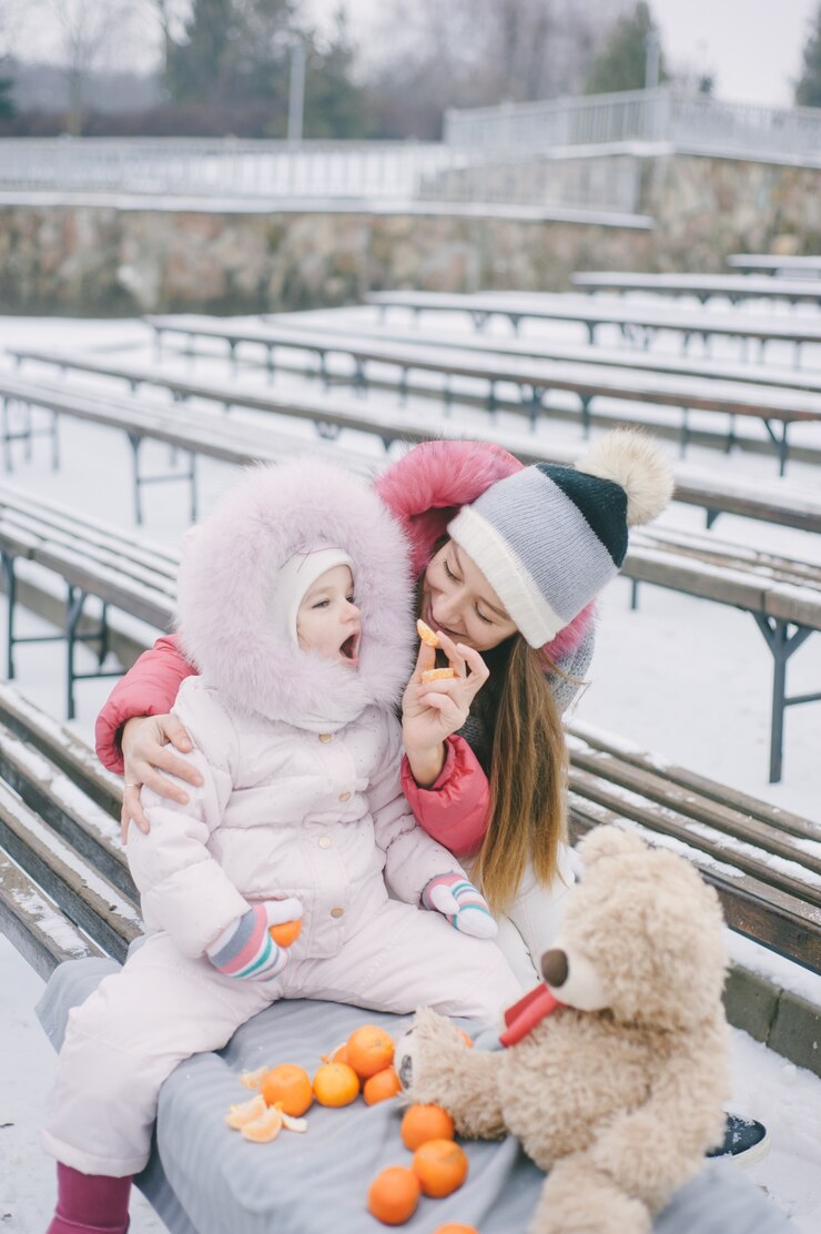 Free Photo mom and daughter