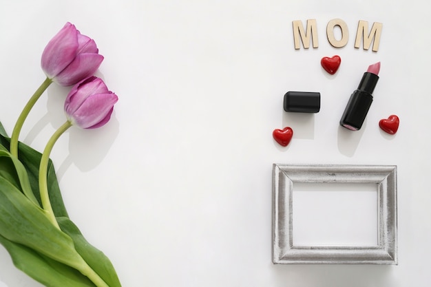 Mom lettering, roses, frame and lipstick