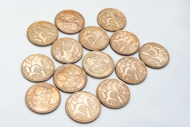 Free Photo money - brazilian coins - 25 centavos